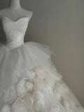 Elegant White Trailing Heart-shaped Neckline 3D Floral Tulle Ball Gown Wedding Dress HZ1022