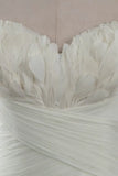 Chic Strapless Sweetheart Ivory Wedding Dresses Ruffles Tulle Sleeveless Bridal Gowns with Feather HZ1121