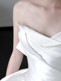 Unique Bridal Gown Ball Gown Sweetheart White Satin Wedding Dresses Bridal Gowns HZ1121
