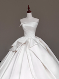 Unique Bridal Gown Ball Gown Strapless Pearls White Satin Wedding Dresses Bridal Gowns HZ1121