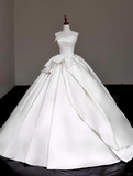 Unique Bridal Gown Ball Gown Strapless Pearls White Satin Wedding Dresses Bridal Gowns HZ1121